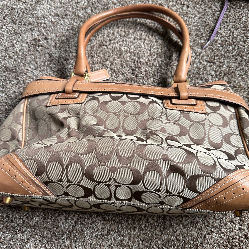 Coach Hampton Signature Carryall Bag Beige - Picture 2 of 4
